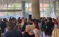 Одржан штрајк упозорења у холу РТС-а Одржан штрајк упозорења у холу РТС-а